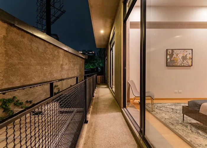 Сasa de vacaciones Stylish Haven W/ Balcony Steps To Jazz Bar & Cafes *