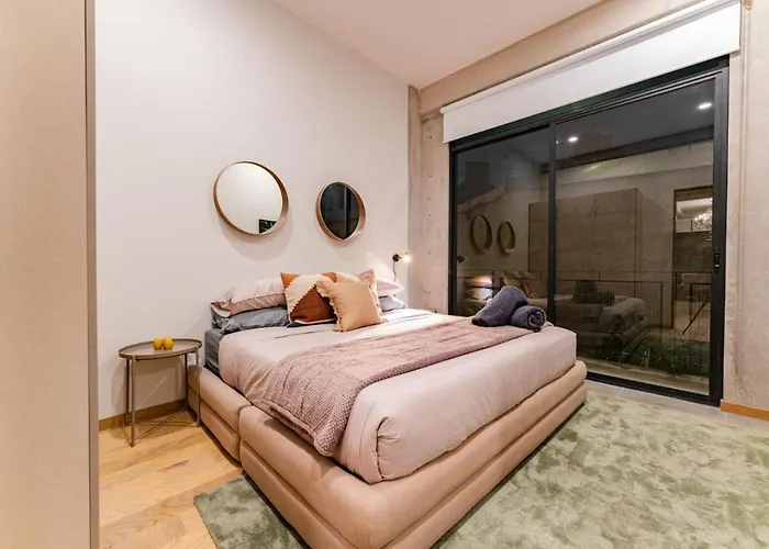 Сasa de vacaciones Stylish Haven W/ Balcony Steps To Jazz Bar & Cafes