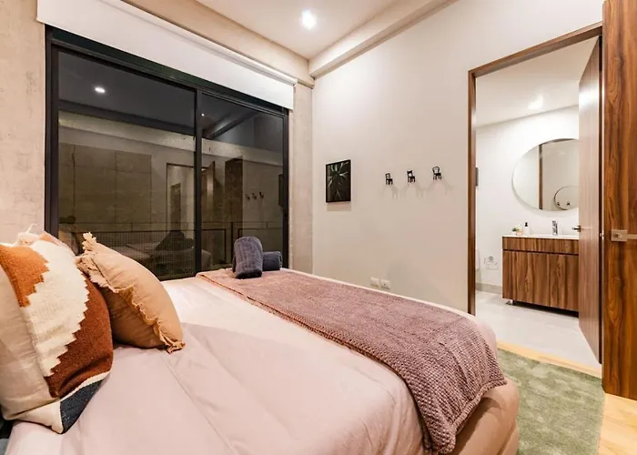 Сasa de vacaciones Stylish Haven W/ Balcony Steps To Jazz Bar & Cafes *