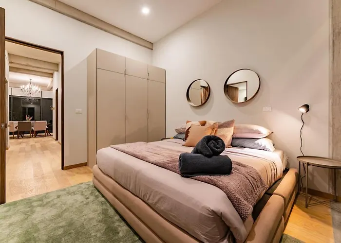 Stylish Haven W/ Balcony Steps To Jazz Bar & Cafes