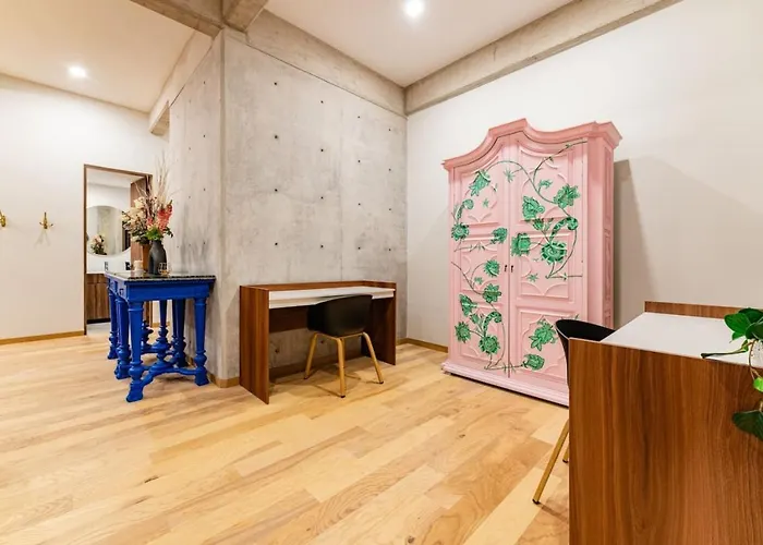 Сasa de vacaciones Stylish Haven W/ Balcony Steps To Jazz Bar & Cafes