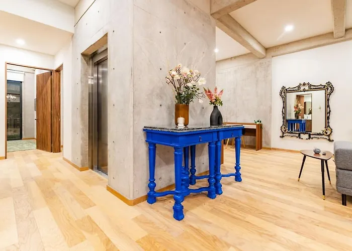 Stylish Haven W/ Balcony Steps To Jazz Bar & Cafes