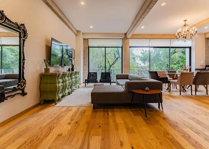 Stylish Haven W/ Balcony Steps To Jazz Bar & Cafes *